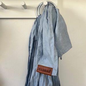 Wild Bird light blue linen ring sling carrier